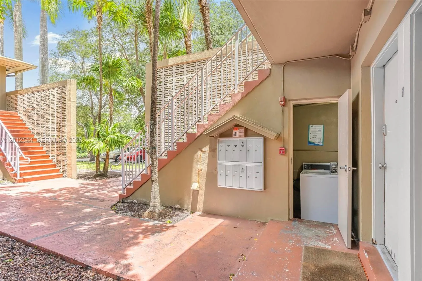 6330 Sw 79th St 2, South Miami, Florida 33143, South Miami, Florida 33143, 1 Bedroom Bedrooms, ,1 BathroomBathrooms,Residential,For Sale,6330 Sw 79th St 2, South Miami, Florida 33143,A12012544