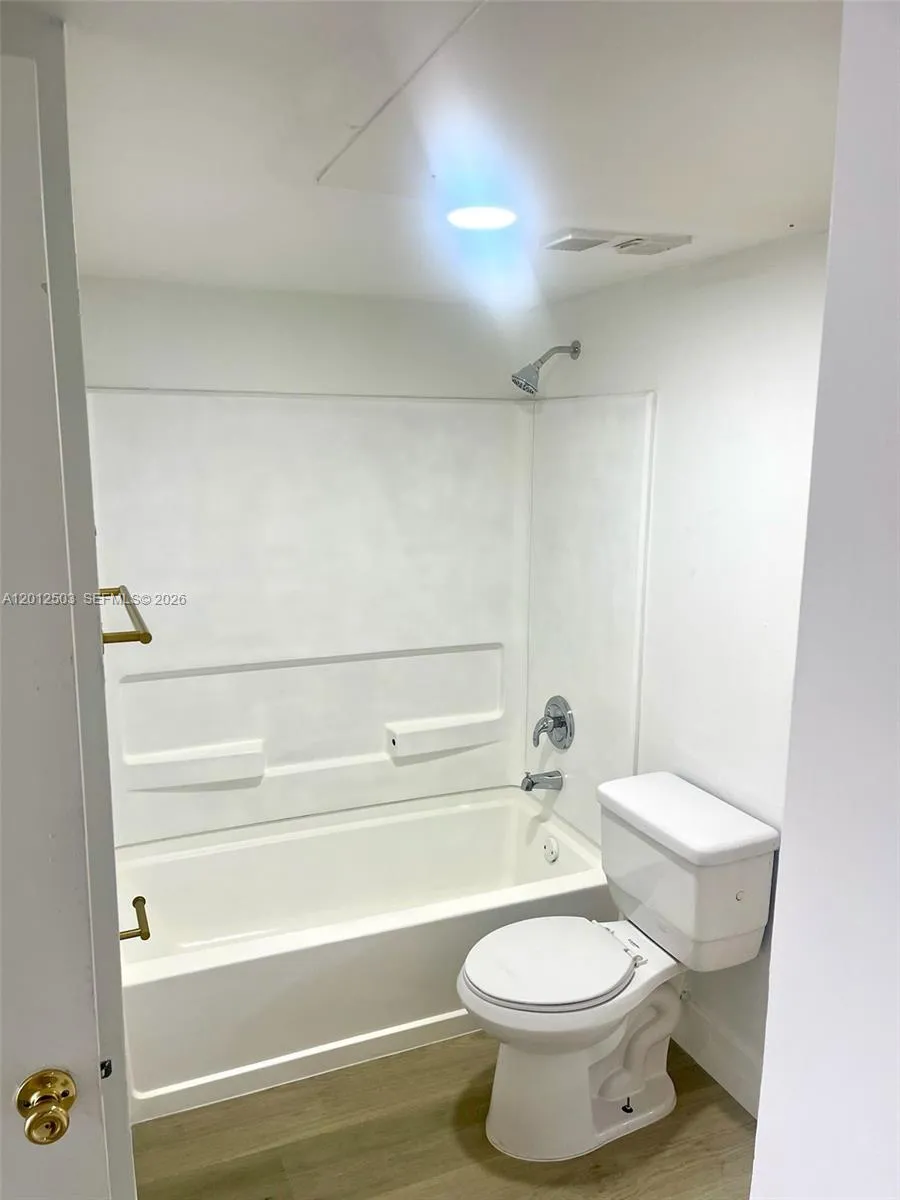 15201 Sw 80th St 205, Miami, Florida 33193, Miami, Florida 33193, 1 Bedroom Bedrooms, ,1 BathroomBathrooms,Residential Lease,For Rent,15201 Sw 80th St 205, Miami, Florida 33193,A12012503