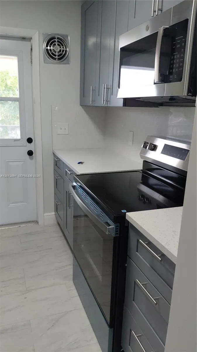 5480 Nw 11th St 306, Plantation, Florida 33313, Plantation, Florida 33313, 1 Bedroom Bedrooms, ,1 BathroomBathrooms,Residential Lease,For Rent,5480 Nw 11th St 306, Plantation, Florida 33313,A12012691