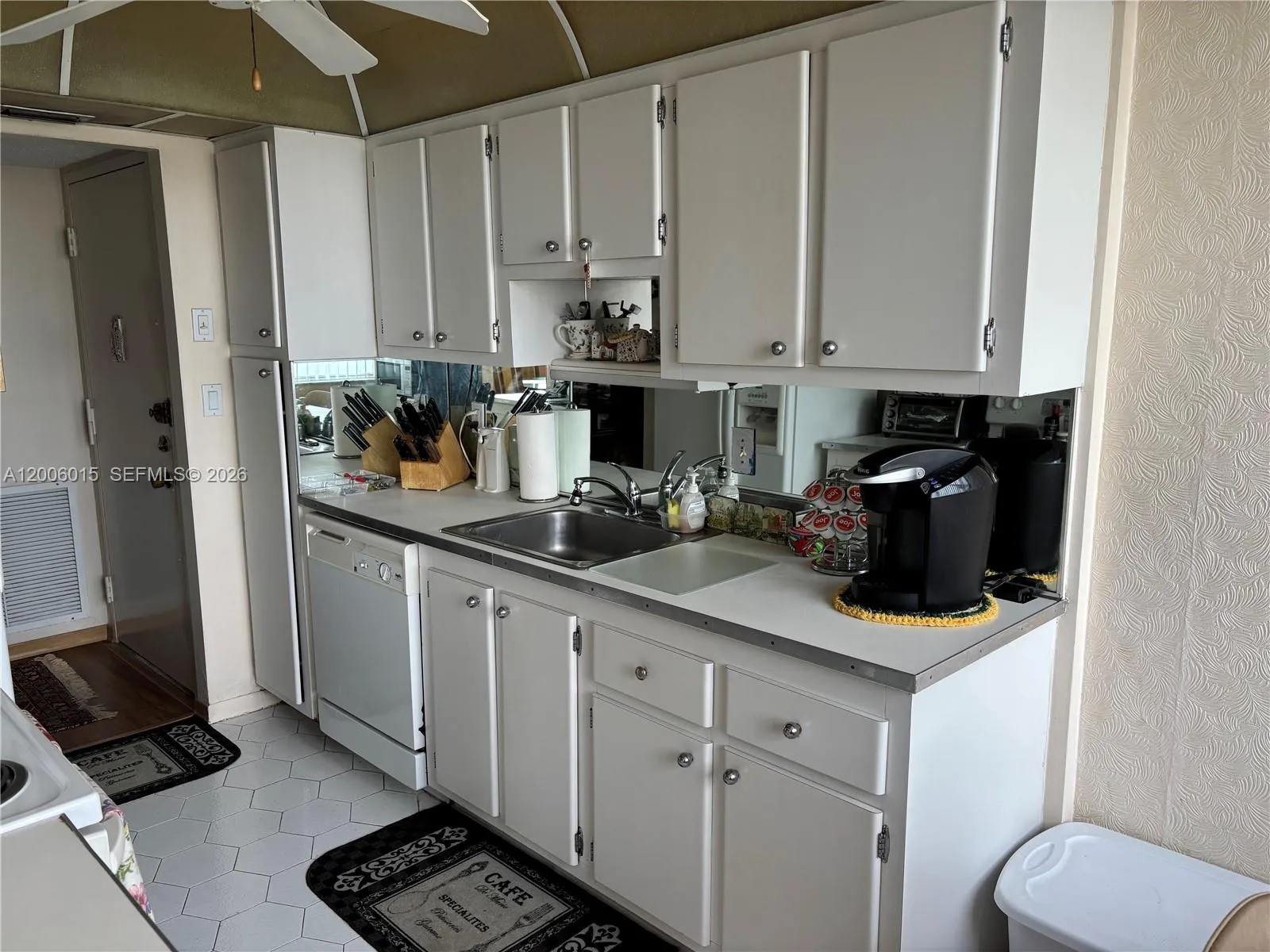 1200 Ne Miami Gardens Dr 606w, Miami, Florida 3317, Miami, Florida 33179, 2 Bedrooms Bedrooms, ,2 BathroomsBathrooms,Residential,For Sale,1200 Ne Miami Gardens Dr 606w, Miami, Florida 3317,A12006015