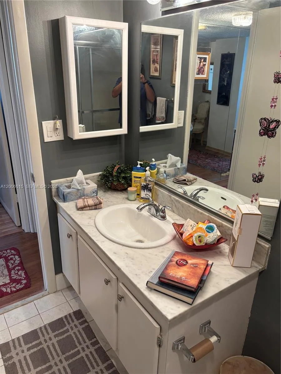 1200 Ne Miami Gardens Dr 606w, Miami, Florida 3317, Miami, Florida 33179, 2 Bedrooms Bedrooms, ,2 BathroomsBathrooms,Residential,For Sale,1200 Ne Miami Gardens Dr 606w, Miami, Florida 3317,A12006015