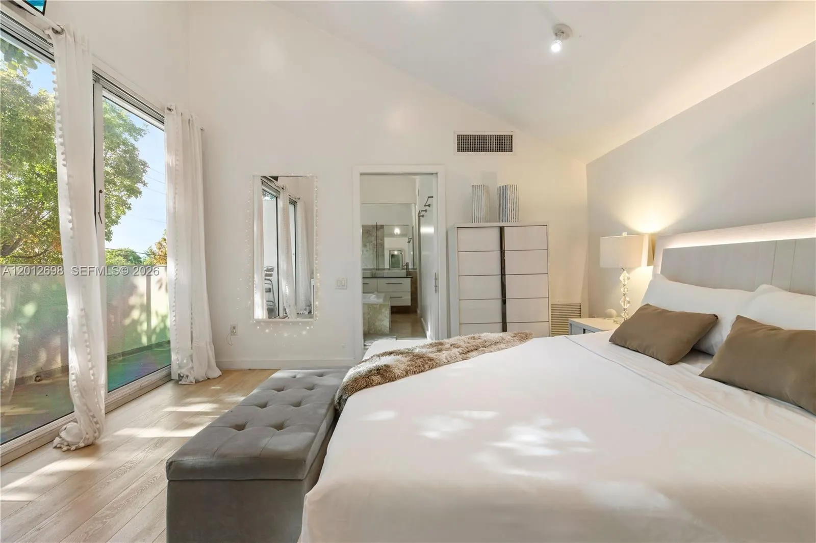 1898 Sw 17th St, Miami, Florida 33145, Miami, Florida 33145, 4 Bedrooms Bedrooms, ,3 BathroomsBathrooms,Residential Lease,For Rent,1898 Sw 17th St, Miami, Florida 33145,A12012698