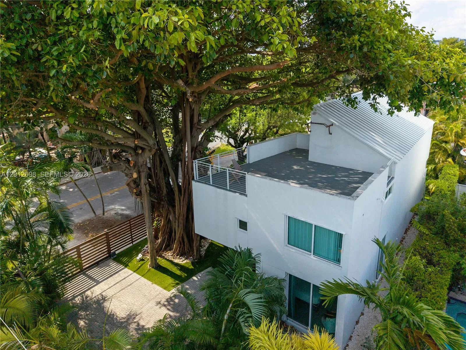 1898 Sw 17th St, Miami, Florida 33145, Miami, Florida 33145, 4 Bedrooms Bedrooms, ,3 BathroomsBathrooms,Residential Lease,For Rent,1898 Sw 17th St, Miami, Florida 33145,A12012698