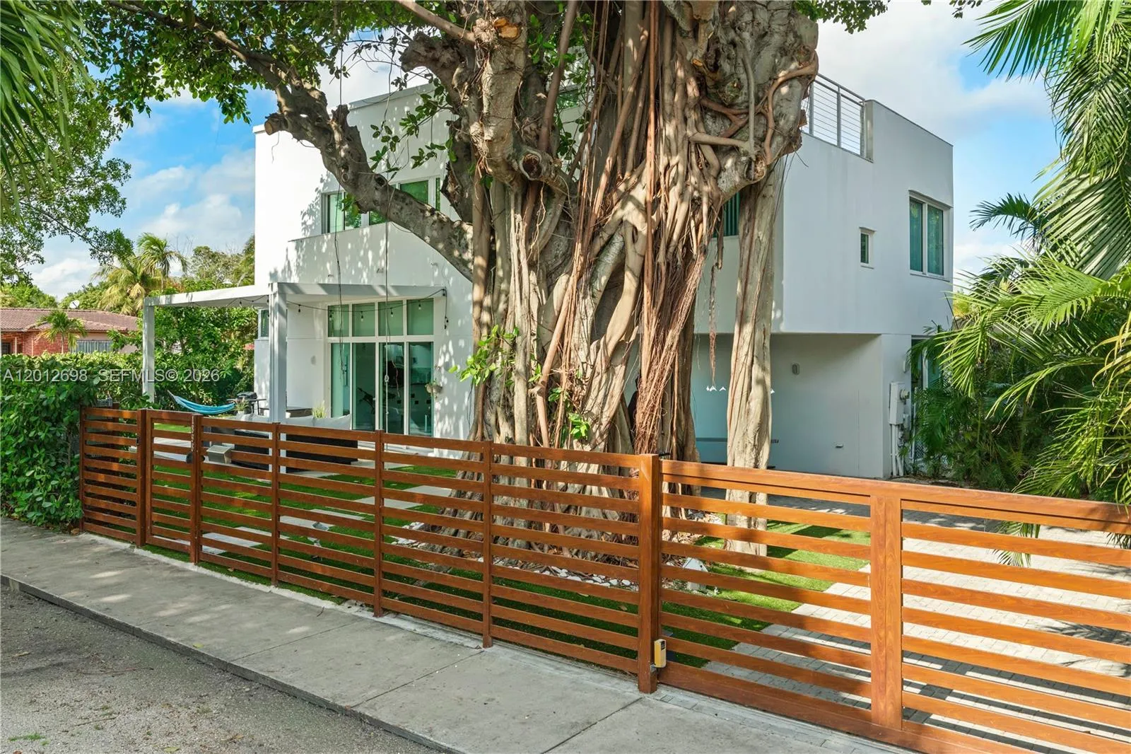 1898 Sw 17th St, Miami, Florida 33145, Miami, Florida 33145, 4 Bedrooms Bedrooms, ,3 BathroomsBathrooms,Residential Lease,For Rent,1898 Sw 17th St, Miami, Florida 33145,A12012698
