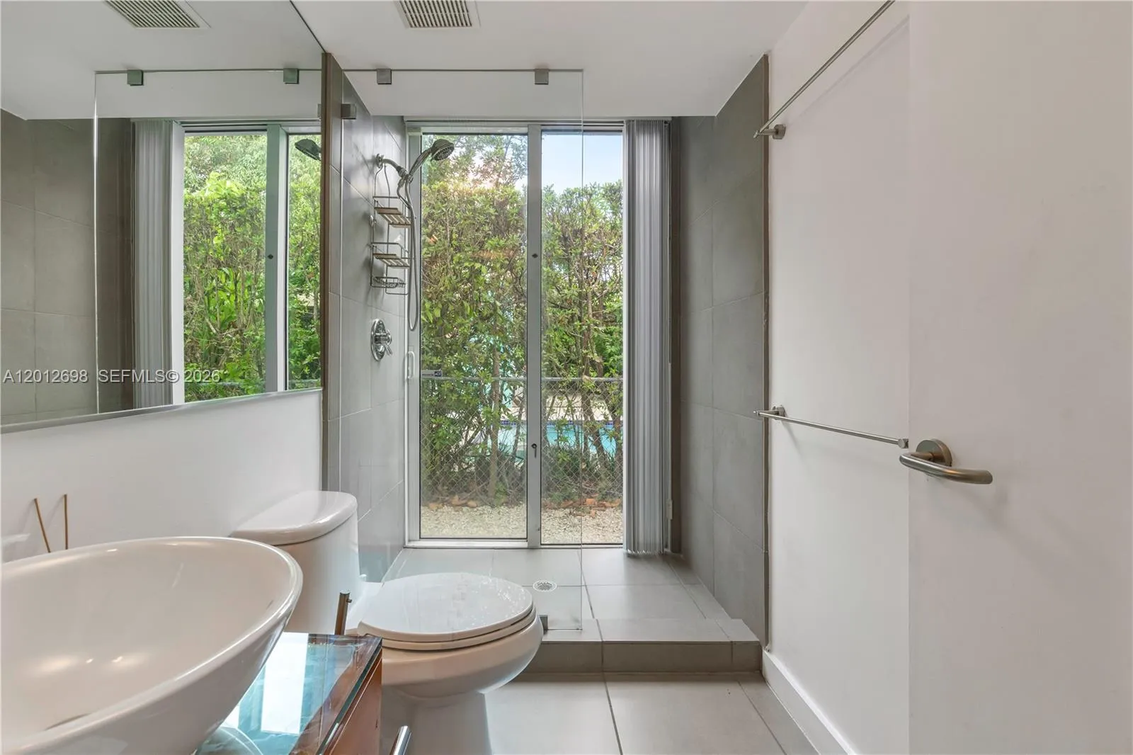 1898 Sw 17th St, Miami, Florida 33145, Miami, Florida 33145, 4 Bedrooms Bedrooms, ,3 BathroomsBathrooms,Residential Lease,For Rent,1898 Sw 17th St, Miami, Florida 33145,A12012698