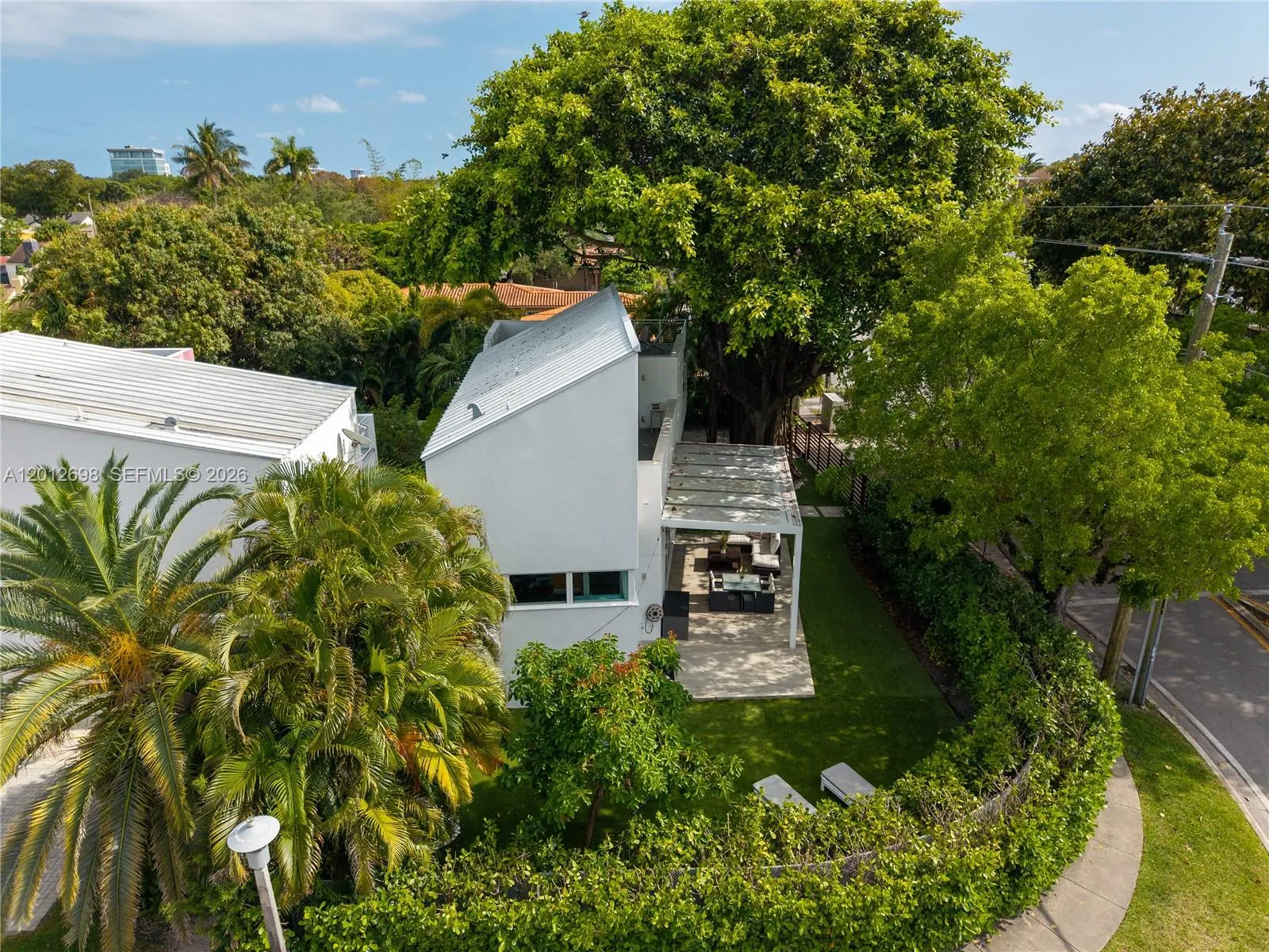 1898 Sw 17th St, Miami, Florida 33145, Miami, Florida 33145, 4 Bedrooms Bedrooms, ,3 BathroomsBathrooms,Residential Lease,For Rent,1898 Sw 17th St, Miami, Florida 33145,A12012698