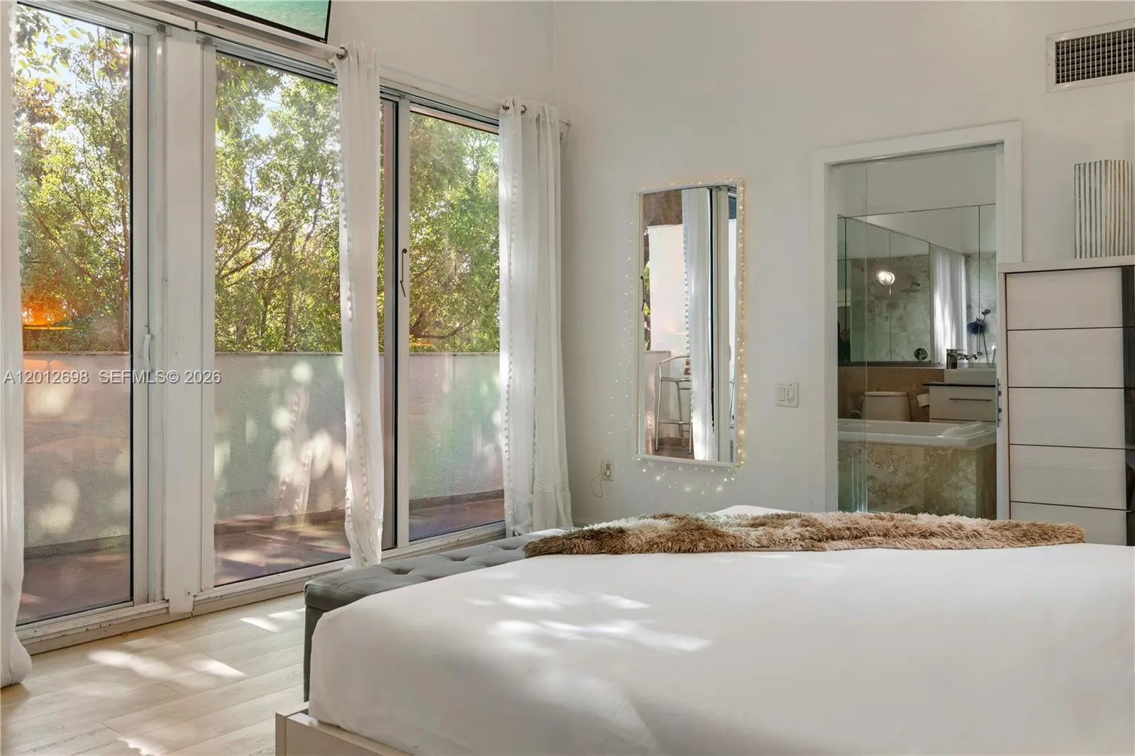 1898 Sw 17th St, Miami, Florida 33145, Miami, Florida 33145, 4 Bedrooms Bedrooms, ,3 BathroomsBathrooms,Residential Lease,For Rent,1898 Sw 17th St, Miami, Florida 33145,A12012698