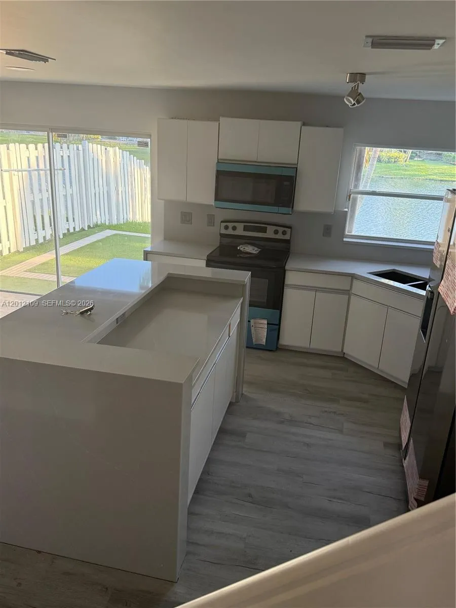 13950 Oak Ridge Dr, Davie, Florida 33325, Davie, Florida 33325, 3 Bedrooms Bedrooms, ,2 BathroomsBathrooms,Residential,For Sale,13950 Oak Ridge Dr, Davie, Florida 33325,A12012109