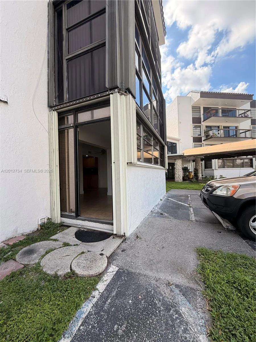 1300 Sw 122nd Ave 107-2, Miami, Florida 33184, Miami, Florida 33184, 2 Bedrooms Bedrooms, ,2 BathroomsBathrooms,Residential,For Sale,1300 Sw 122nd Ave 107-2, Miami, Florida 33184,A12012734