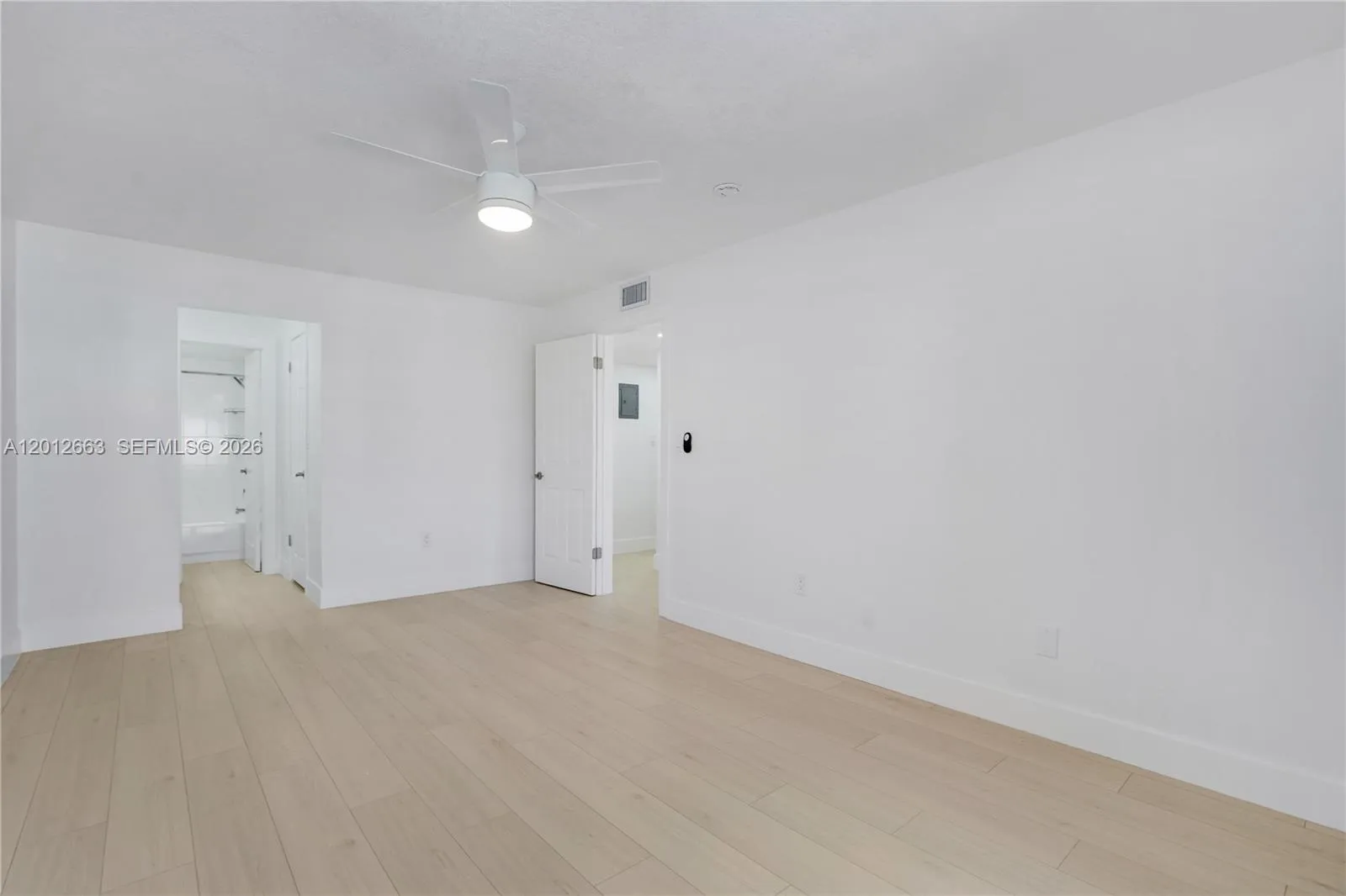 4670 W 13th Ln 411, Hialeah, Florida 33012, Hialeah, Florida 33012, 2 Bedrooms Bedrooms, ,2 BathroomsBathrooms,Residential Lease,For Rent,4670 W 13th Ln 411, Hialeah, Florida 33012,A12012663