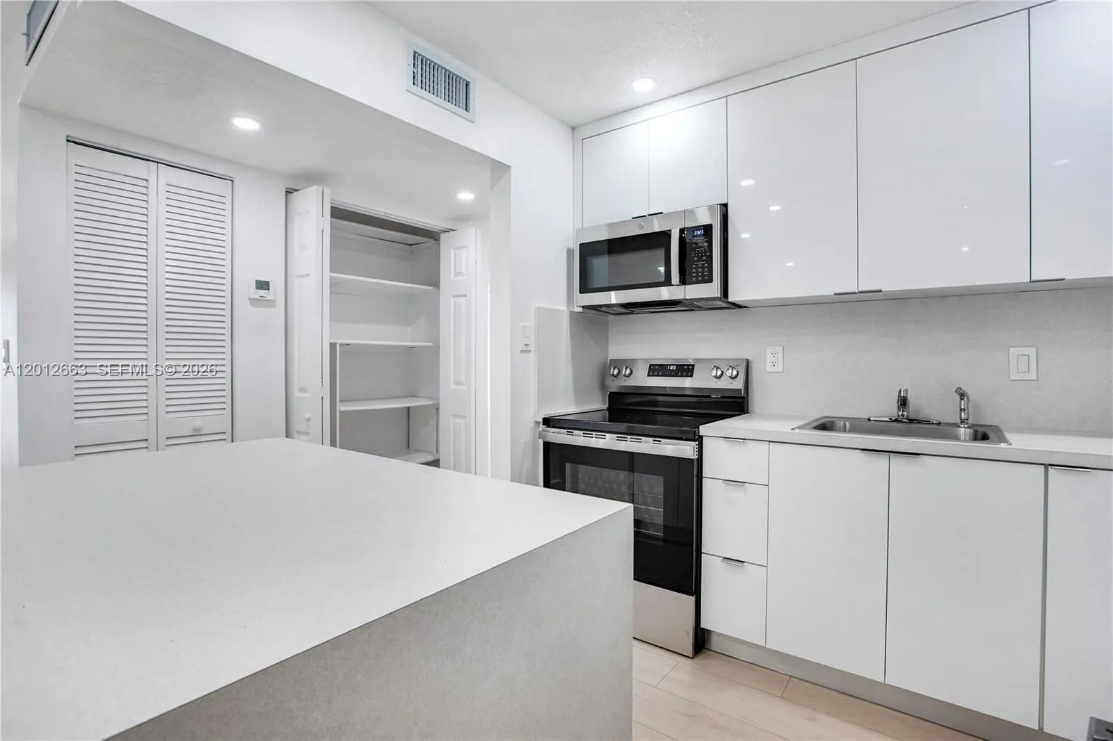 4670 W 13th Ln 411, Hialeah, Florida 33012, Hialeah, Florida 33012, 2 Bedrooms Bedrooms, ,2 BathroomsBathrooms,Residential Lease,For Rent,4670 W 13th Ln 411, Hialeah, Florida 33012,A12012663