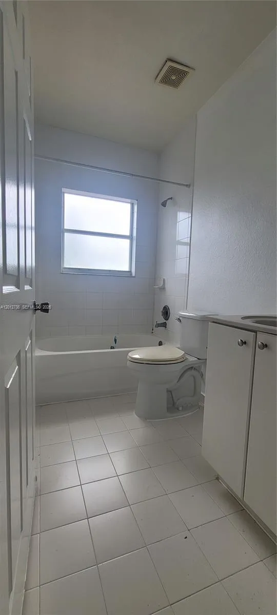 33 E 20th St 205, Hialeah, Florida 33010, Hialeah, Florida 33010, 2 Bedrooms Bedrooms, ,1 BathroomBathrooms,Residential Lease,For Rent,33 E 20th St 205, Hialeah, Florida 33010,A12012738