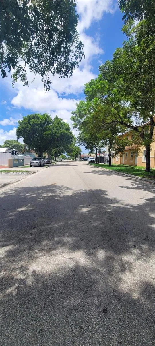 33 E 20th St 205, Hialeah, Florida 33010, Hialeah, Florida 33010, 2 Bedrooms Bedrooms, ,1 BathroomBathrooms,Residential Lease,For Rent,33 E 20th St 205, Hialeah, Florida 33010,A12012738