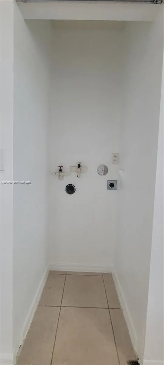 33 E 20th St 205, Hialeah, Florida 33010, Hialeah, Florida 33010, 2 Bedrooms Bedrooms, ,1 BathroomBathrooms,Residential Lease,For Rent,33 E 20th St 205, Hialeah, Florida 33010,A12012738