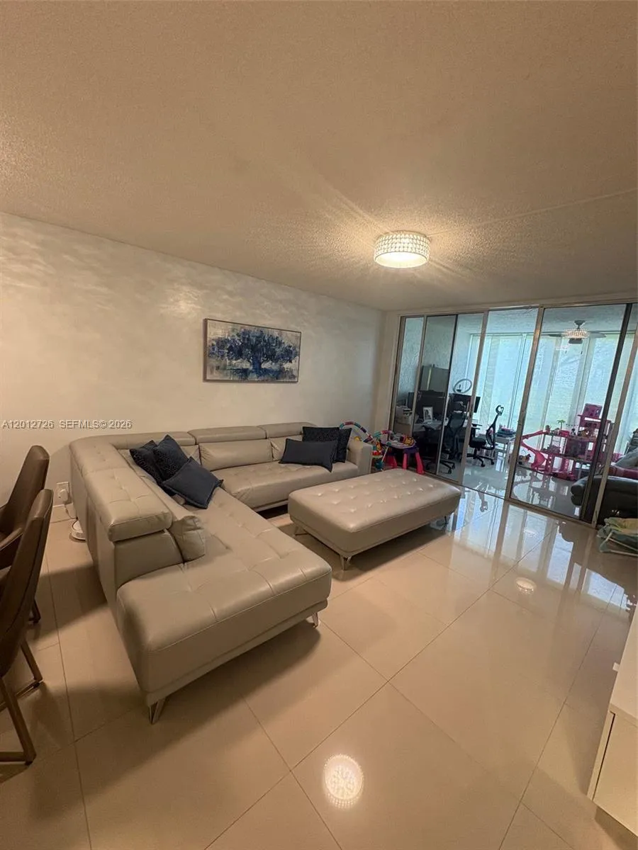9531 Seagrape Dr 106, Davie, Florida 33324, Davie, Florida 33324, 3 Bedrooms Bedrooms, ,2 BathroomsBathrooms,Residential Lease,For Rent,9531 Seagrape Dr 106, Davie, Florida 33324,A12012726