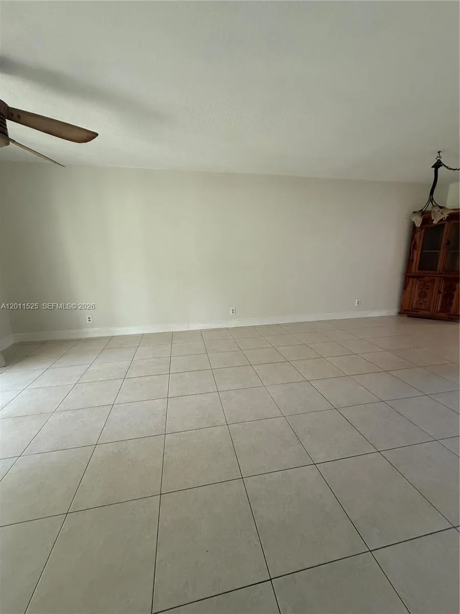 5080 Sw 64th Ave 104, Davie, Florida 33314, Davie, Florida 33314, 2 Bedrooms Bedrooms, ,2 BathroomsBathrooms,Residential,For Sale,5080 Sw 64th Ave 104, Davie, Florida 33314,A12011525
