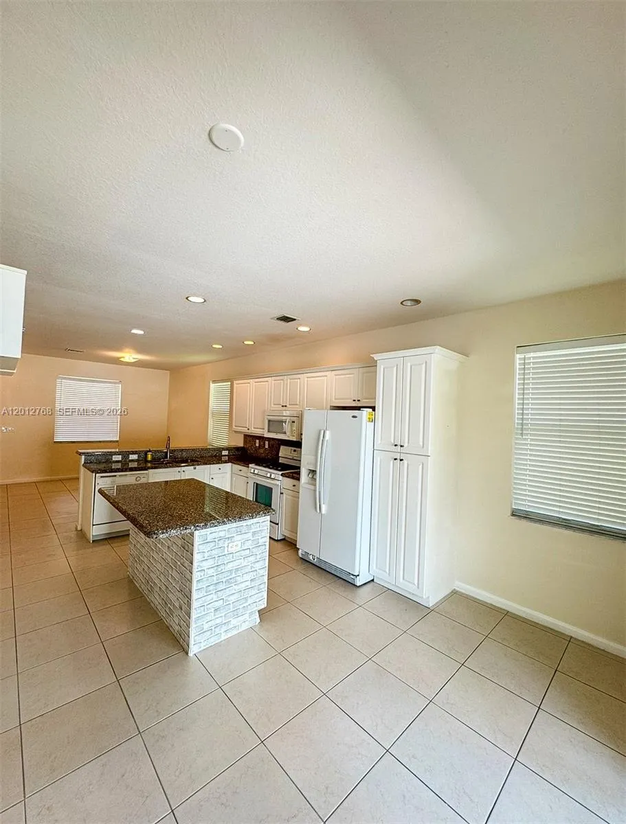3210 Nw 126th Avenue 3210, Sunrise, Florida 33323, Sunrise, Florida 33323, 3 Bedrooms Bedrooms, ,2 BathroomsBathrooms,Residential Lease,For Rent,3210 Nw 126th Avenue 3210, Sunrise, Florida 33323,A12012768