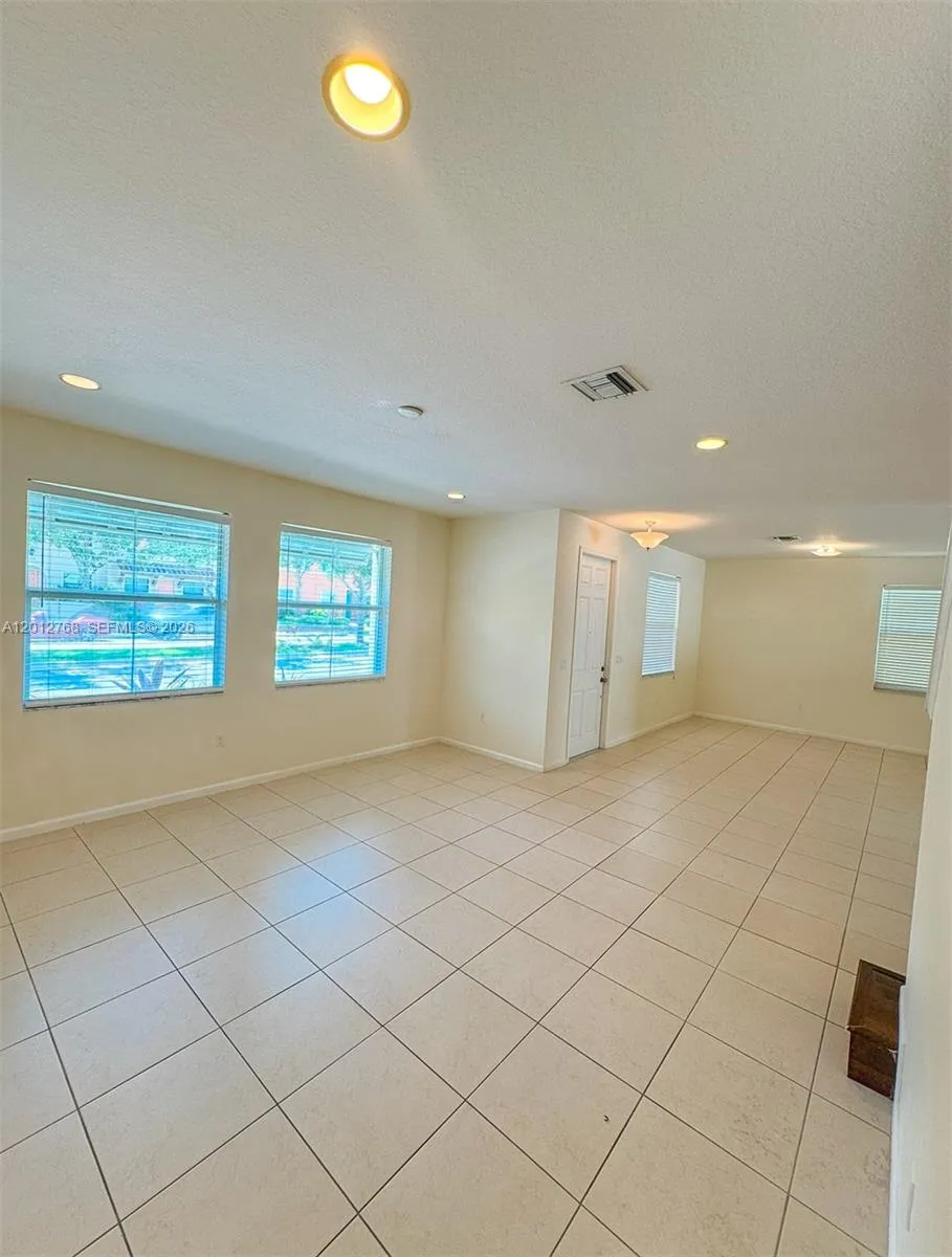 3210 Nw 126th Avenue 3210, Sunrise, Florida 33323, Sunrise, Florida 33323, 3 Bedrooms Bedrooms, ,2 BathroomsBathrooms,Residential Lease,For Rent,3210 Nw 126th Avenue 3210, Sunrise, Florida 33323,A12012768