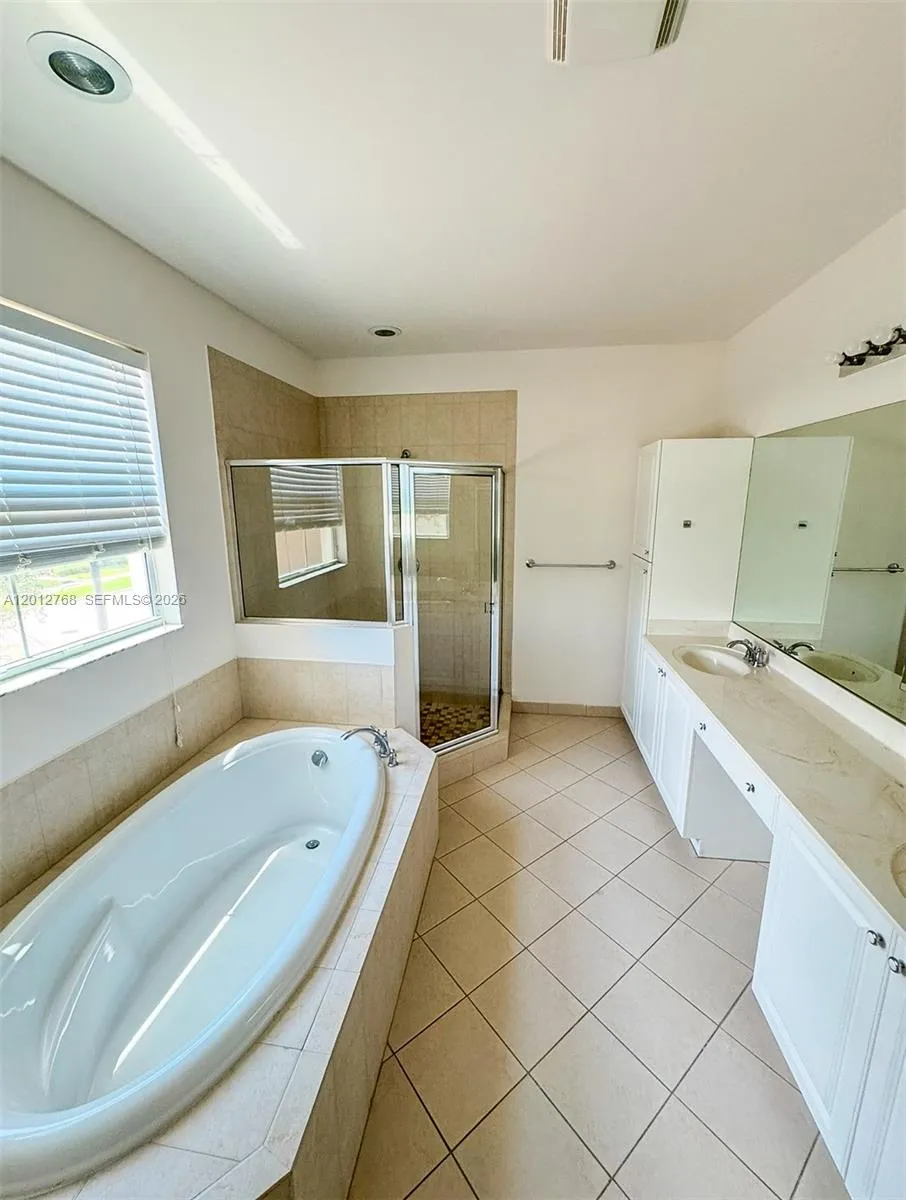 3210 Nw 126th Avenue 3210, Sunrise, Florida 33323, Sunrise, Florida 33323, 3 Bedrooms Bedrooms, ,2 BathroomsBathrooms,Residential Lease,For Rent,3210 Nw 126th Avenue 3210, Sunrise, Florida 33323,A12012768