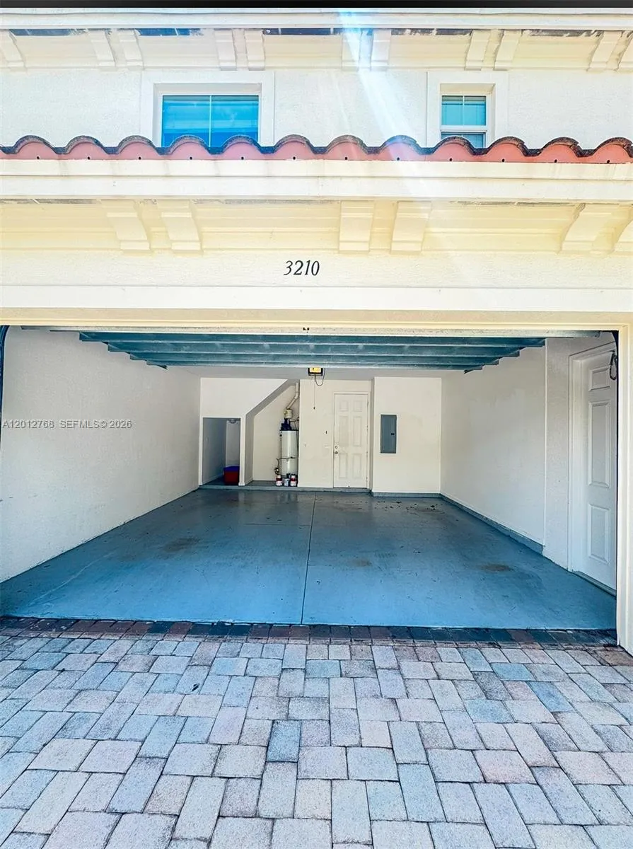 3210 Nw 126th Avenue 3210, Sunrise, Florida 33323, Sunrise, Florida 33323, 3 Bedrooms Bedrooms, ,2 BathroomsBathrooms,Residential Lease,For Rent,3210 Nw 126th Avenue 3210, Sunrise, Florida 33323,A12012768