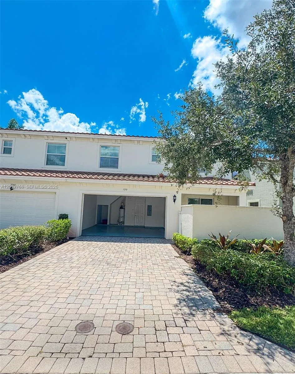 3210 Nw 126th Avenue 3210, Sunrise, Florida 33323, Sunrise, Florida 33323, 3 Bedrooms Bedrooms, ,2 BathroomsBathrooms,Residential Lease,For Rent,3210 Nw 126th Avenue 3210, Sunrise, Florida 33323,A12012768