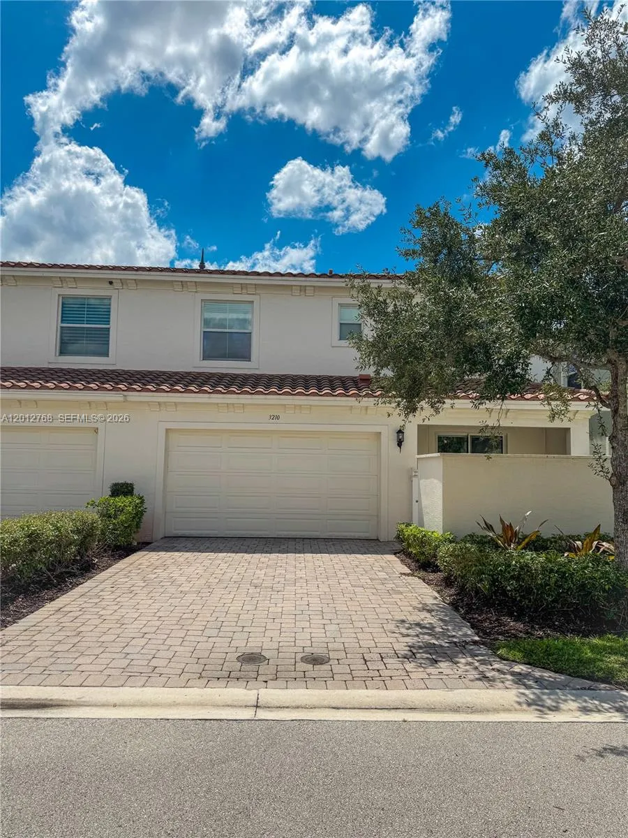 3210 Nw 126th Avenue 3210, Sunrise, Florida 33323, Sunrise, Florida 33323, 3 Bedrooms Bedrooms, ,2 BathroomsBathrooms,Residential Lease,For Rent,3210 Nw 126th Avenue 3210, Sunrise, Florida 33323,A12012768
