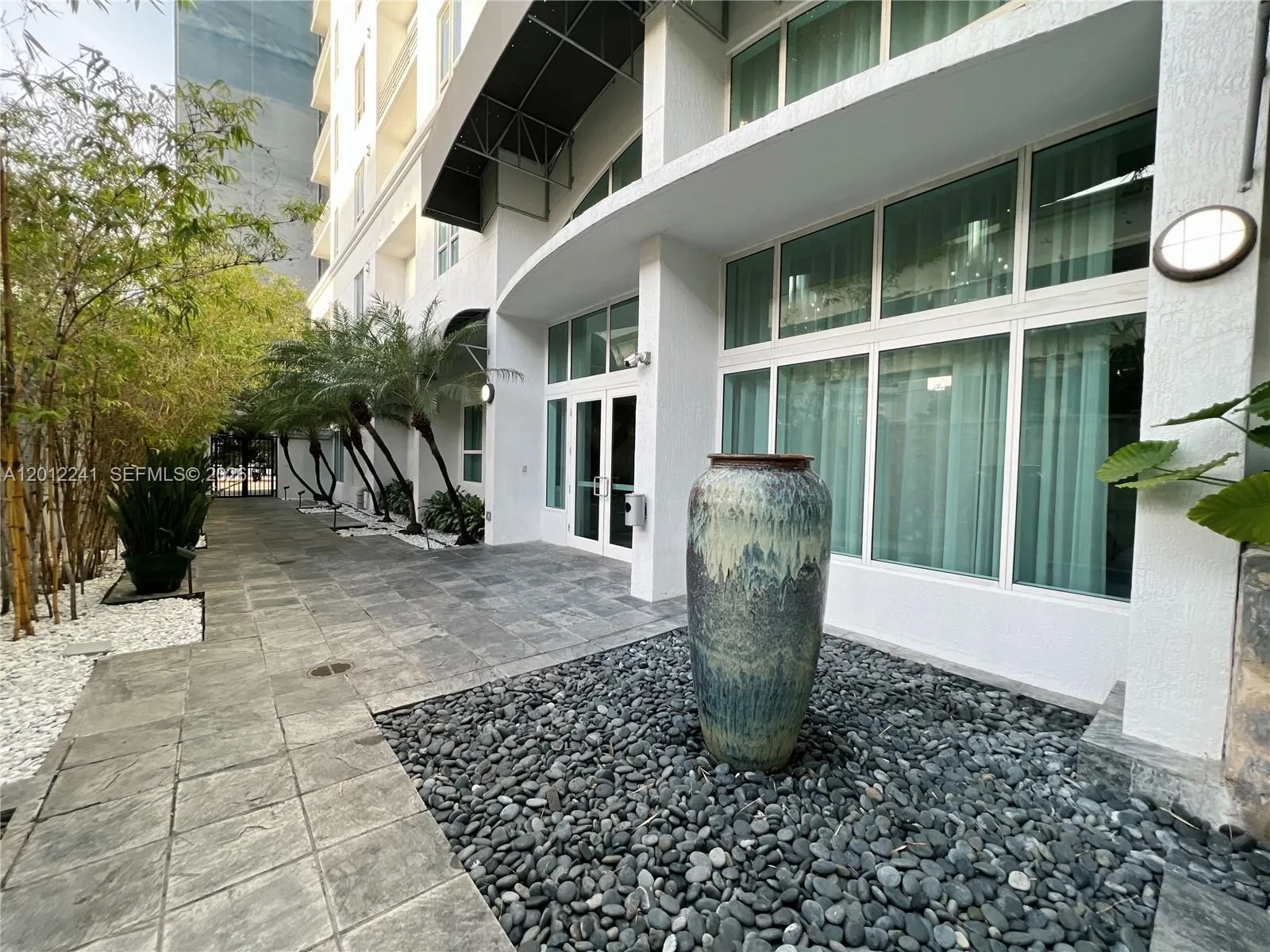 234 Ne 3rd St 703, Miami, Florida 33132, Miami, Florida 33132, 1 Bedroom Bedrooms, ,1 BathroomBathrooms,Residential Lease,For Rent,234 Ne 3rd St 703, Miami, Florida 33132,A12012241