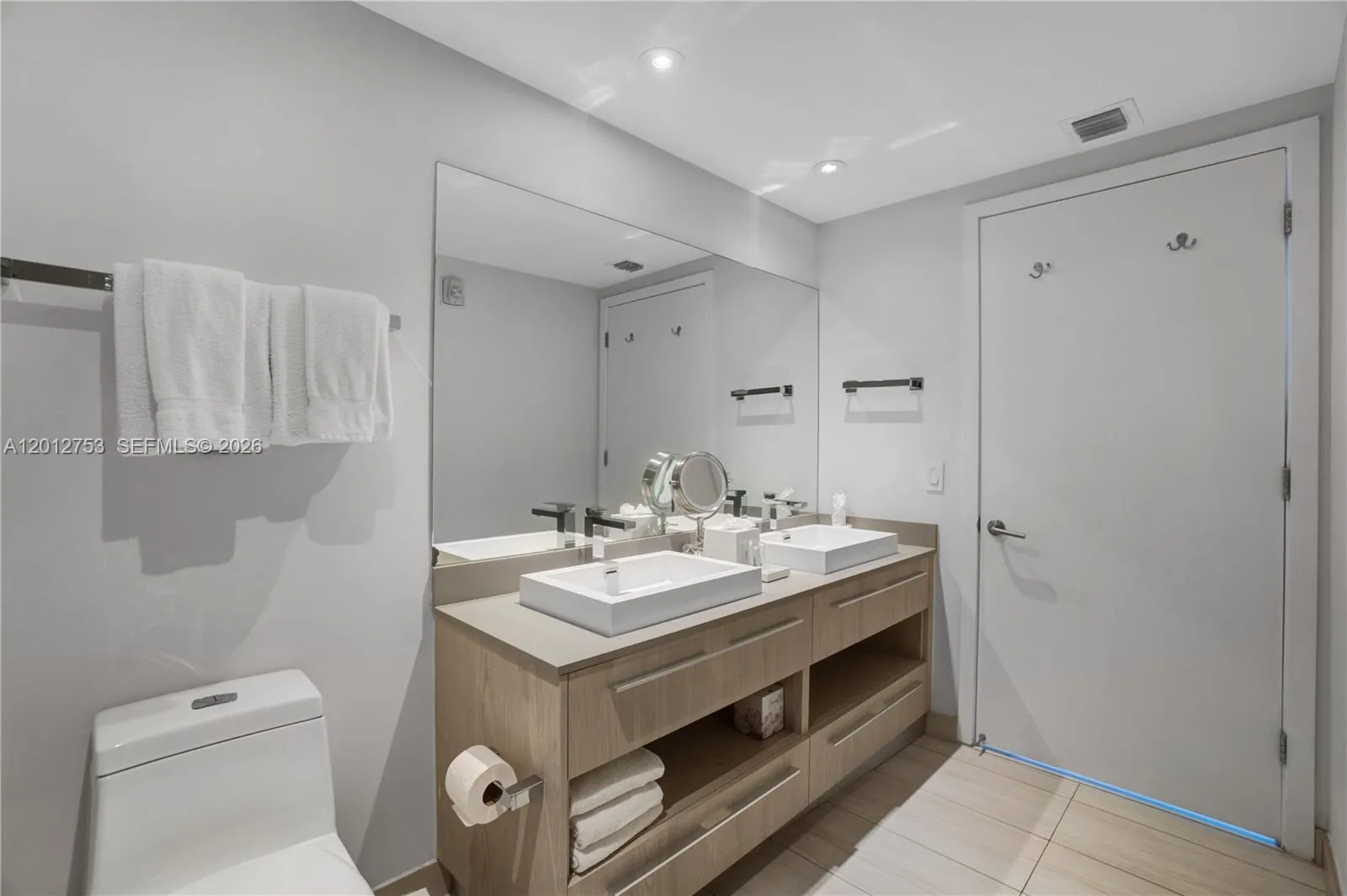 4010 S Ocean Dr R1801, Hollywood, Florida 33019, Hollywood, Florida 33019, 2 Bedrooms Bedrooms, ,2 BathroomsBathrooms,Residential,For Sale,4010 S Ocean Dr R1801, Hollywood, Florida 33019,A12012753