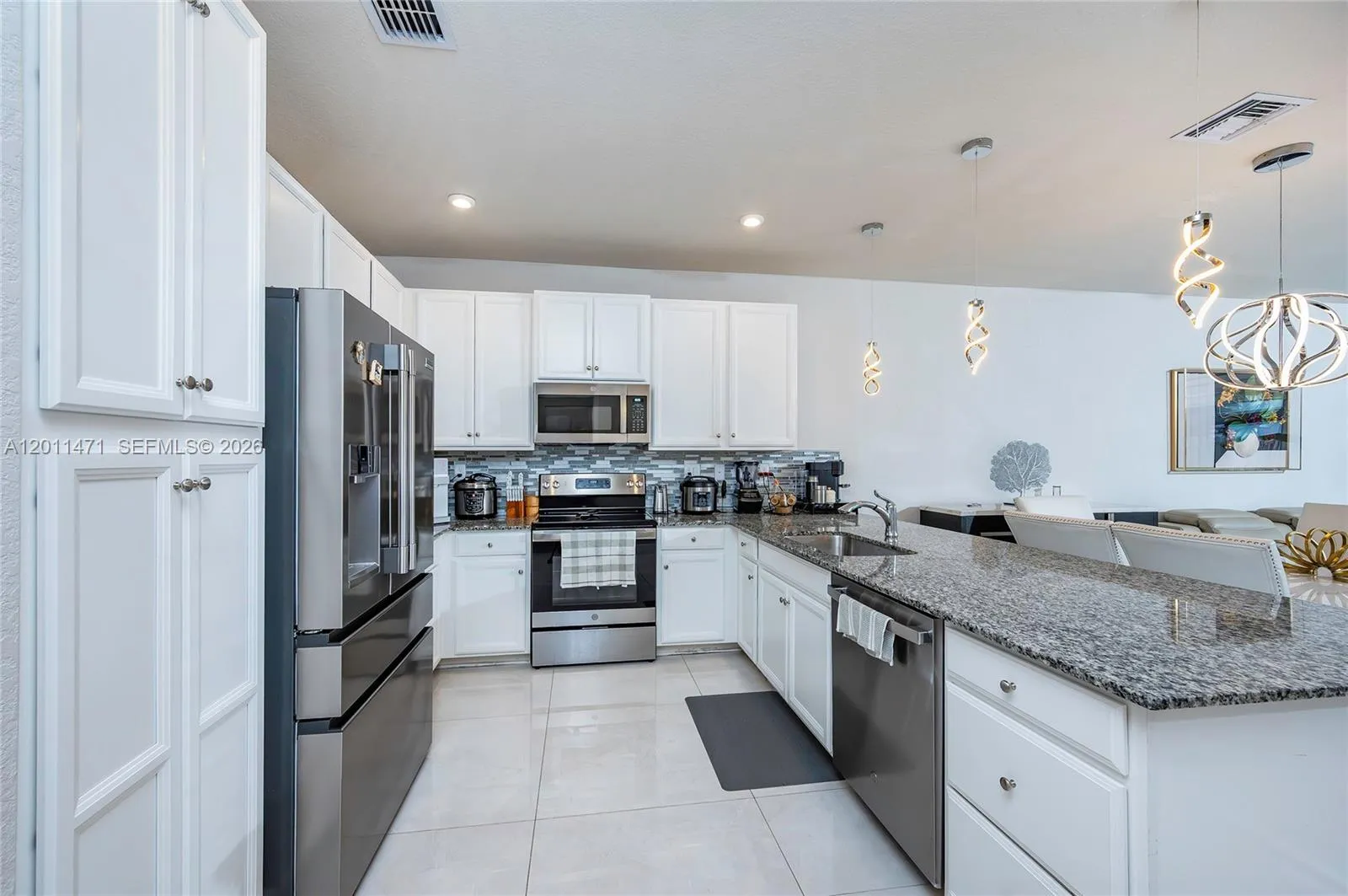 10876 Sw 232nd Ter, Homestead, Florida 33032, Homestead, Florida 33032, 3 Bedrooms Bedrooms, ,2 BathroomsBathrooms,Residential,For Sale,10876 Sw 232nd Ter, Homestead, Florida 33032,A12011471