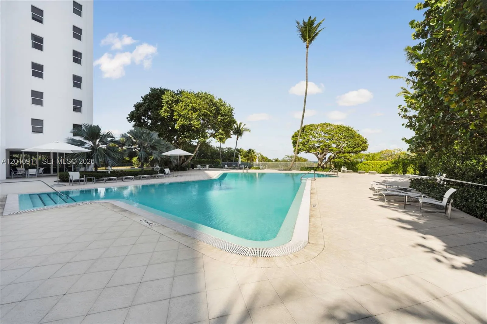 200 Ocean Lane Dr 401, Key Biscayne, Florida 33149, Key Biscayne, Florida 33149, 3 Bedrooms Bedrooms, ,3 BathroomsBathrooms,Residential,For Sale,200 Ocean Lane Dr 401, Key Biscayne, Florida 33149,A12010911
