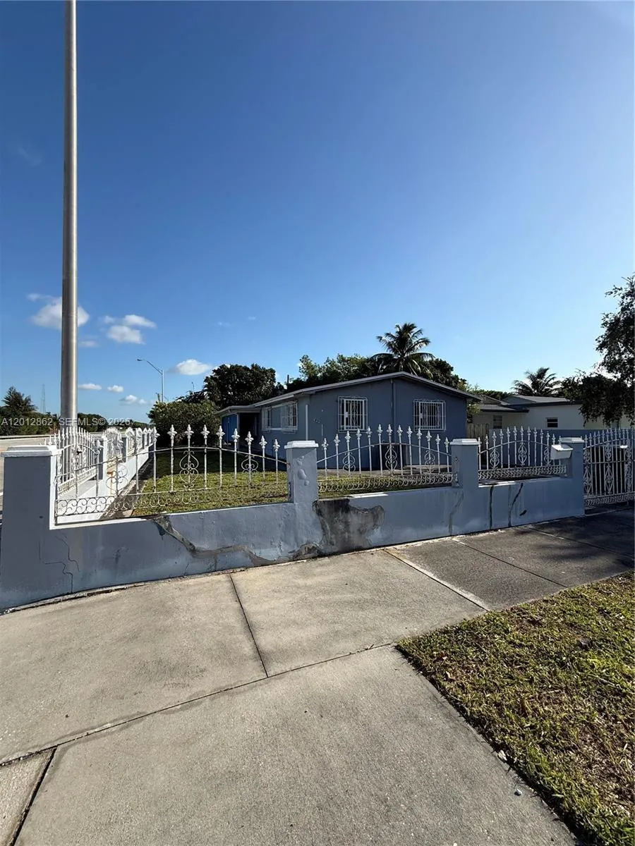399 W 12th St, Hialeah, Florida 33010, Hialeah, Florida 33010, 3 Bedrooms Bedrooms, ,2 BathroomsBathrooms,Residential,For Sale,399 W 12th St, Hialeah, Florida 33010,A12012862