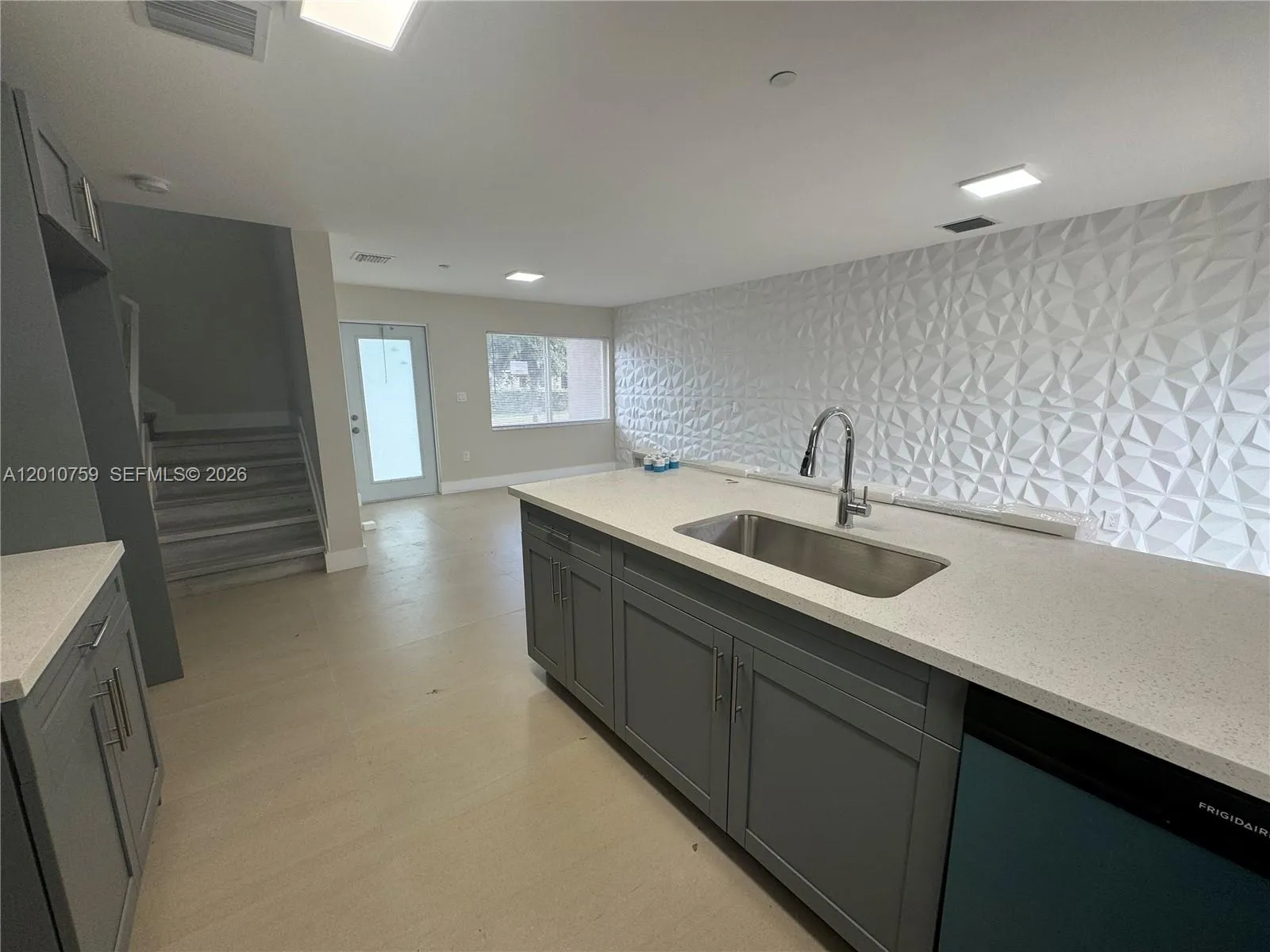 205 Nw 159th St, Miami, Florida 33169, Miami, Florida 33169, ,Residential Income,For Sale,205 Nw 159th St, Miami, Florida 33169,A12010759