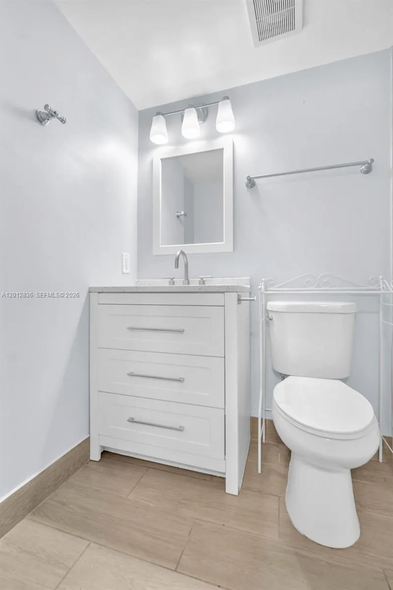 3690 N 56th Ave 903, Hollywood, Florida 33021, Hollywood, Florida 33021, 1 Bedroom Bedrooms, ,1 BathroomBathrooms,Residential,For Sale,3690 N 56th Ave 903, Hollywood, Florida 33021,A12012836