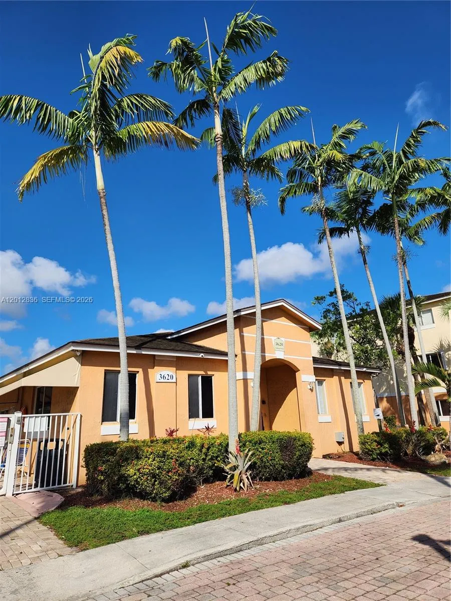 3690 N 56th Ave 903, Hollywood, Florida 33021, Hollywood, Florida 33021, 1 Bedroom Bedrooms, ,1 BathroomBathrooms,Residential,For Sale,3690 N 56th Ave 903, Hollywood, Florida 33021,A12012836
