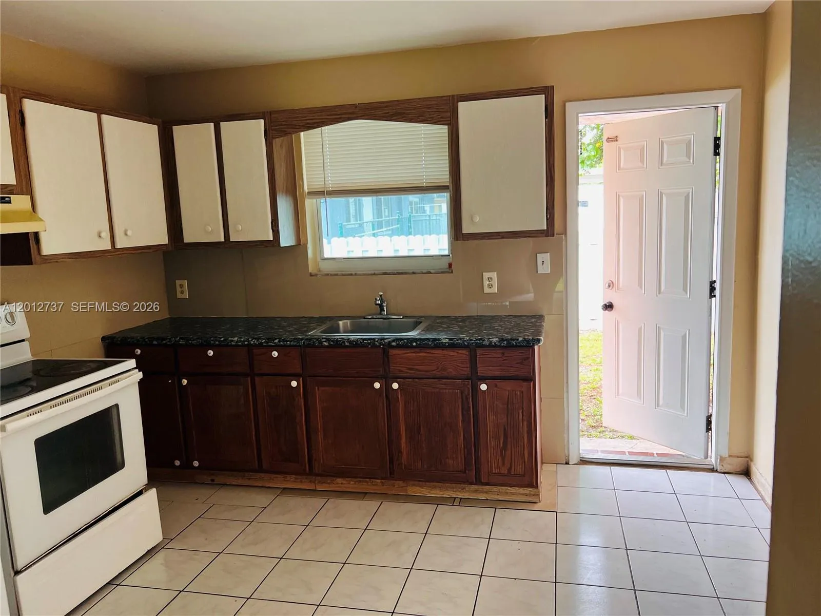 Miramar, Florida 33023, 2 Bedrooms Bedrooms, ,1 BathroomBathrooms,Residential Lease,For Rent,A12012737