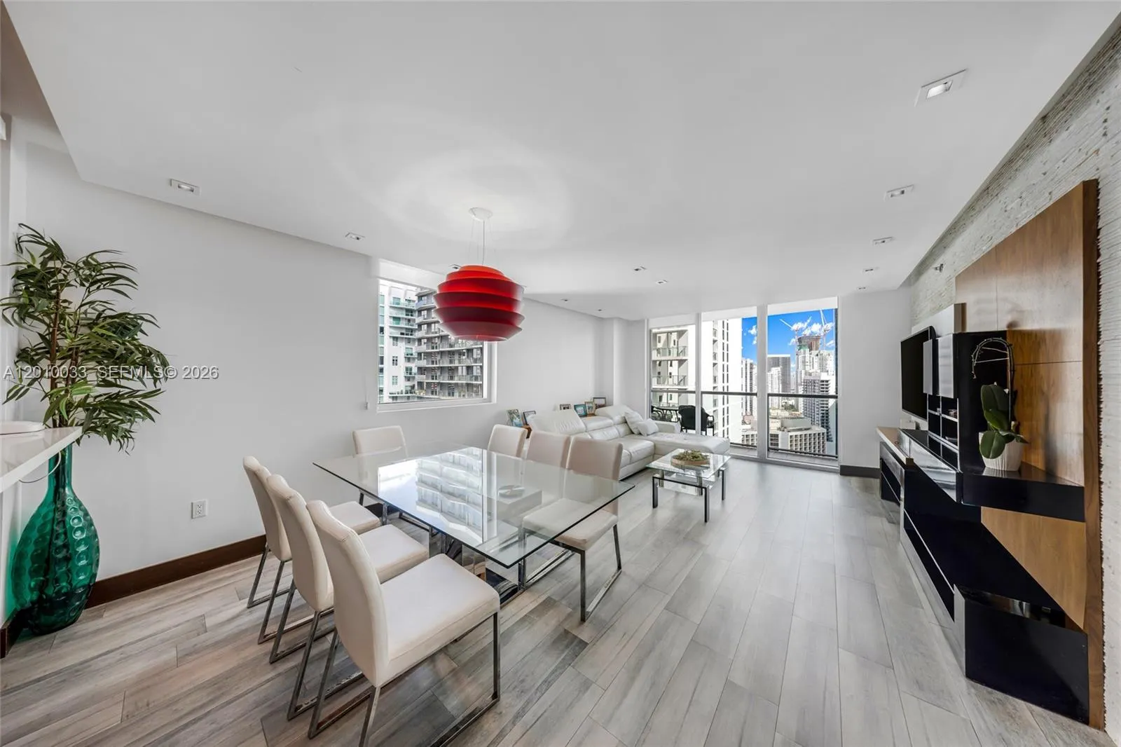 500 Brickell Ave 3707, Miami, Florida 33131, Miami, Florida 33131, 2 Bedrooms Bedrooms, ,2 BathroomsBathrooms,Residential,For Sale,500 Brickell Ave 3707, Miami, Florida 33131,A12010033