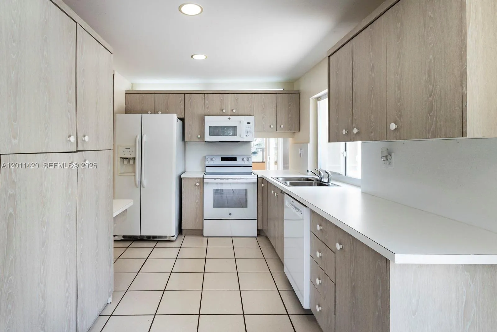 13530 Sw 109th Ter, Miami, Florida 33186, Miami, Florida 33186, 3 Bedrooms Bedrooms, ,2 BathroomsBathrooms,Residential Lease,For Rent,13530 Sw 109th Ter, Miami, Florida 33186,A12011420