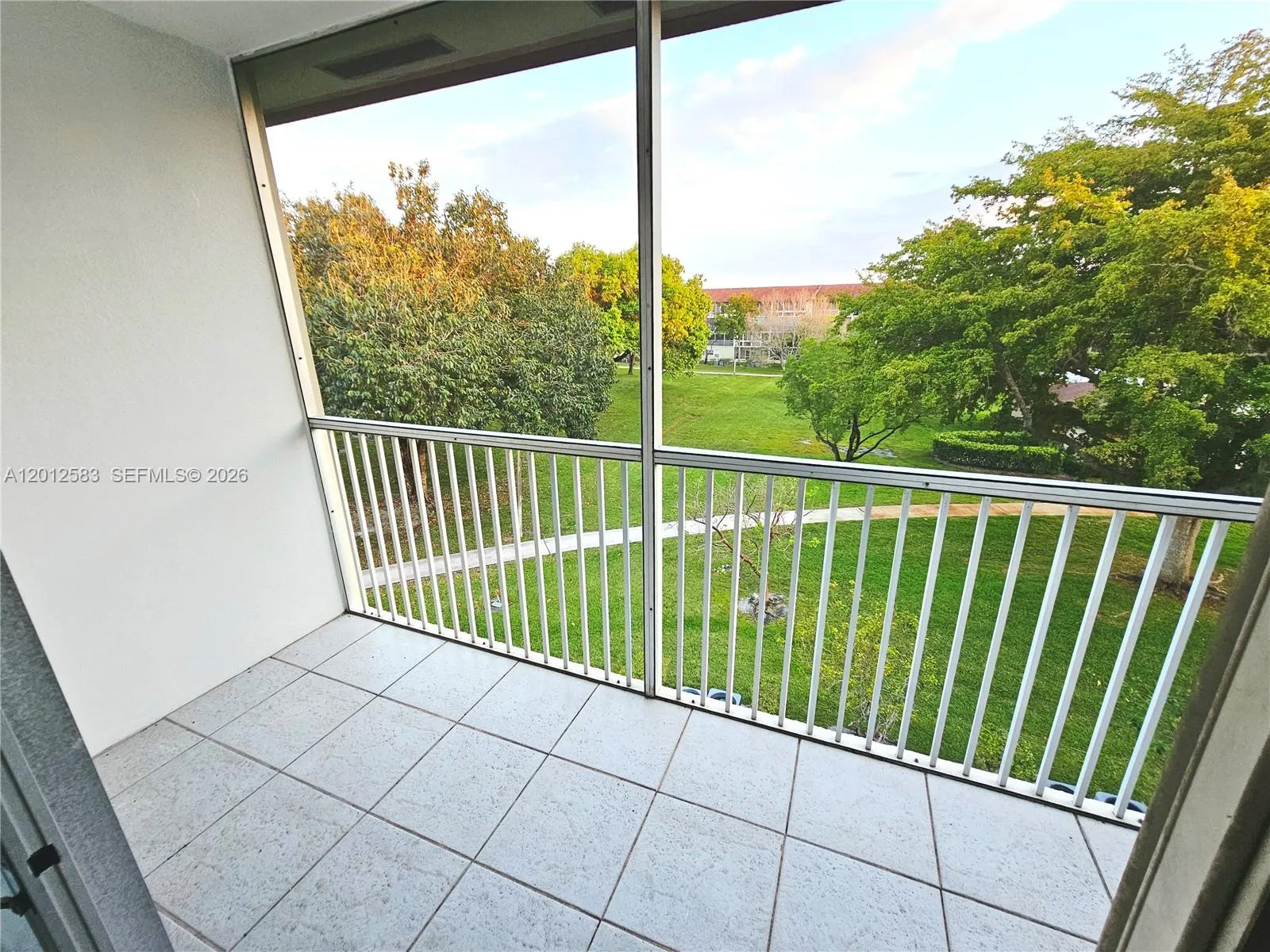 13250 Sw 7th Ct 402l, Pembroke Pines, Florida 3302, Pembroke Pines, Florida 33027, 2 Bedrooms Bedrooms, ,2 BathroomsBathrooms,Residential Lease,For Rent,13250 Sw 7th Ct 402l, Pembroke Pines, Florida 3302,A12012583