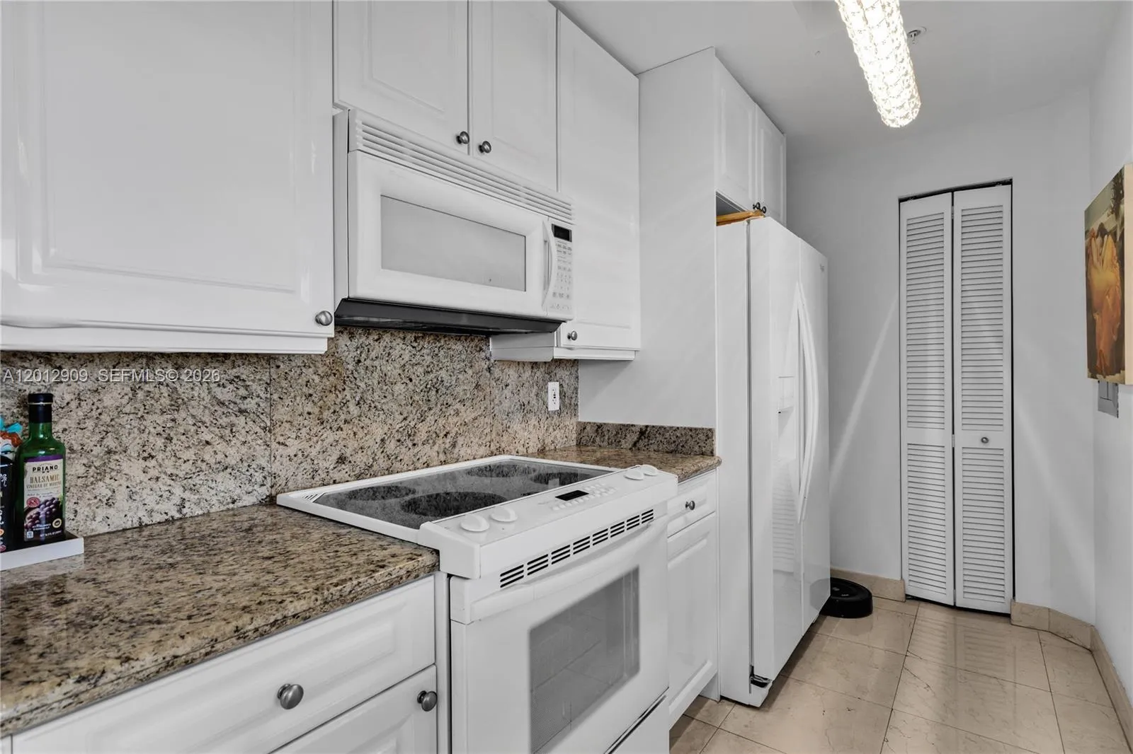 848 Brickell Key Dr 1903, Miami, Florida 33131, Miami, Florida 33131, 1 Bedroom Bedrooms, ,1 BathroomBathrooms,Residential Lease,For Rent,848 Brickell Key Dr 1903, Miami, Florida 33131,A12012909