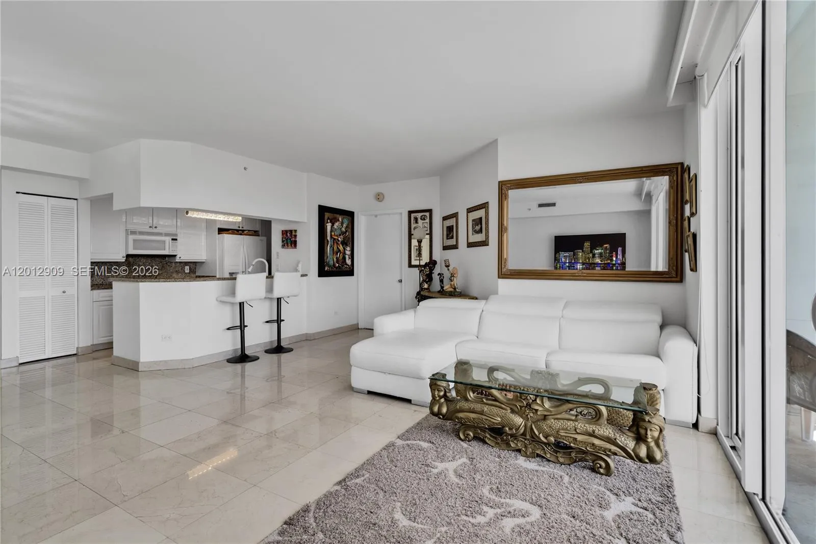 848 Brickell Key Dr 1903, Miami, Florida 33131, Miami, Florida 33131, 1 Bedroom Bedrooms, ,1 BathroomBathrooms,Residential Lease,For Rent,848 Brickell Key Dr 1903, Miami, Florida 33131,A12012909
