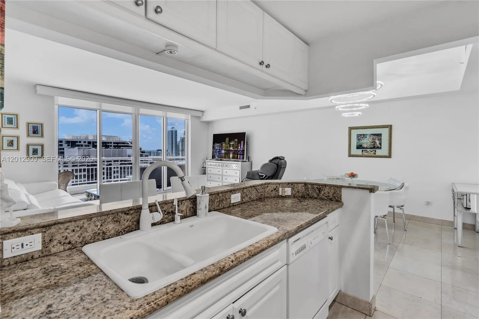848 Brickell Key Dr 1903, Miami, Florida 33131, Miami, Florida 33131, 1 Bedroom Bedrooms, ,1 BathroomBathrooms,Residential Lease,For Rent,848 Brickell Key Dr 1903, Miami, Florida 33131,A12012909