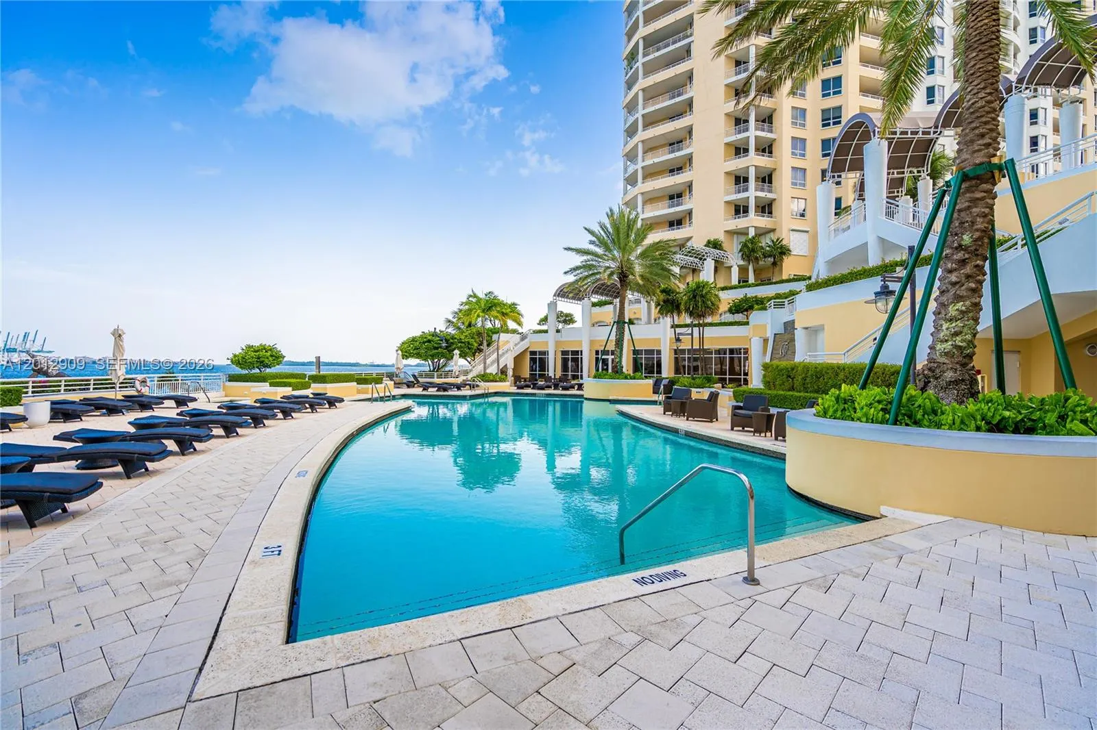 848 Brickell Key Dr 1903, Miami, Florida 33131, Miami, Florida 33131, 1 Bedroom Bedrooms, ,1 BathroomBathrooms,Residential Lease,For Rent,848 Brickell Key Dr 1903, Miami, Florida 33131,A12012909