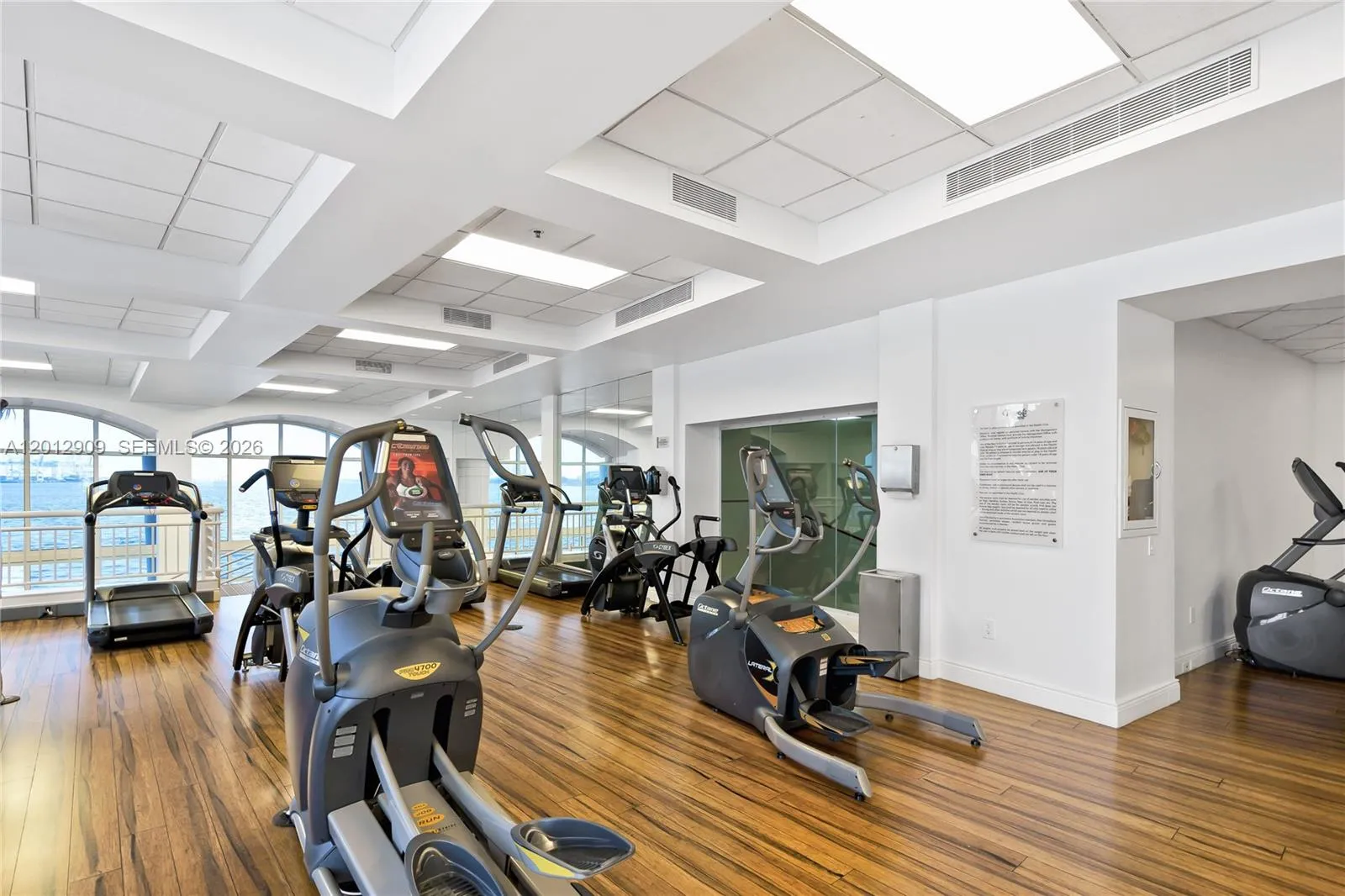 848 Brickell Key Dr 1903, Miami, Florida 33131, Miami, Florida 33131, 1 Bedroom Bedrooms, ,1 BathroomBathrooms,Residential Lease,For Rent,848 Brickell Key Dr 1903, Miami, Florida 33131,A12012909