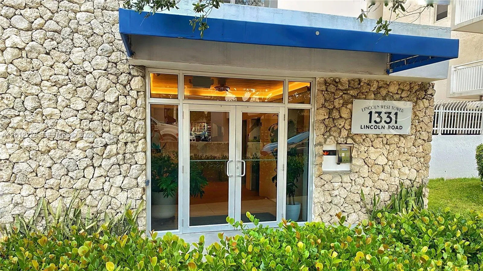 1331 Lincoln Rd 702, Miami Beach, Florida 33139, Miami Beach, Florida 33139, 2 Bedrooms Bedrooms, ,1 BathroomBathrooms,Residential,For Sale,1331 Lincoln Rd 702, Miami Beach, Florida 33139,A12012278
