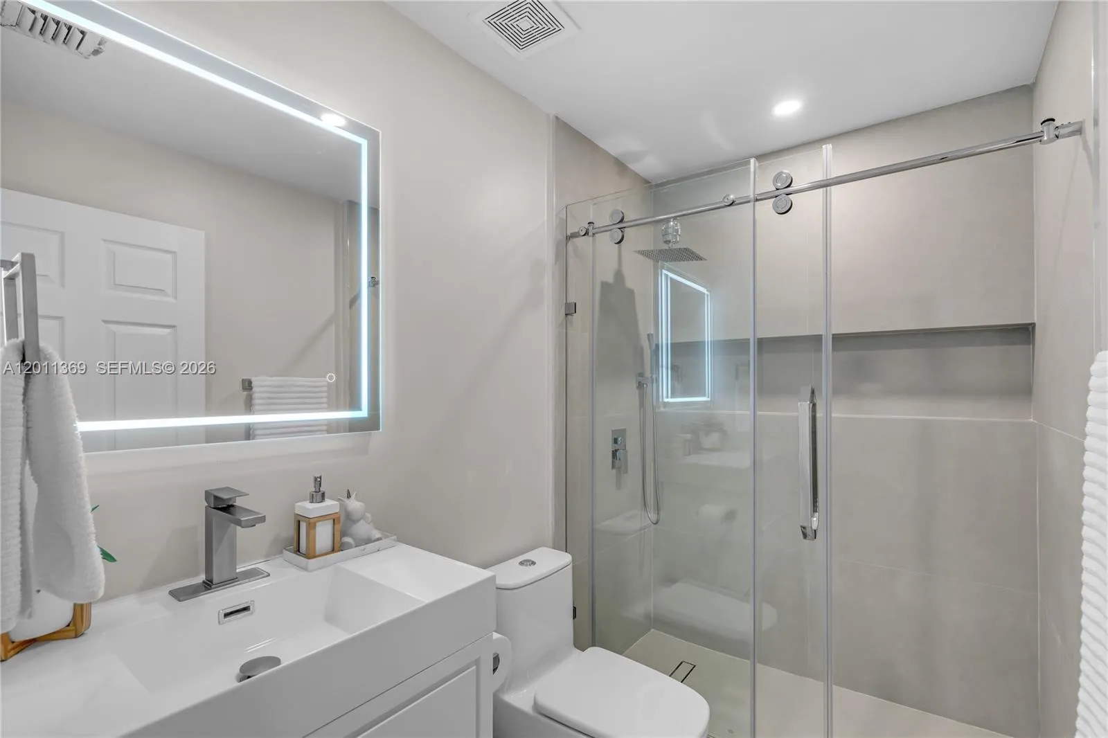 2001 Sw 104th Ave, Miramar, Florida 33025, Miramar, Florida 33025, 3 Bedrooms Bedrooms, ,2 BathroomsBathrooms,Residential,For Sale,2001 Sw 104th Ave, Miramar, Florida 33025,A12011369