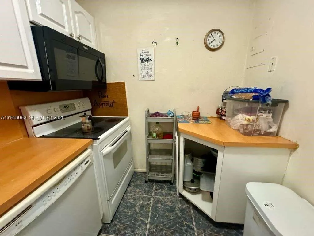 3730 Inverrary Dr 3b, Lauderhill, Florida 33319, Lauderhill, Florida 33319, 1 Bedroom Bedrooms, ,1 BathroomBathrooms,Residential,For Sale,3730 Inverrary Dr 3b, Lauderhill, Florida 33319,A12013000