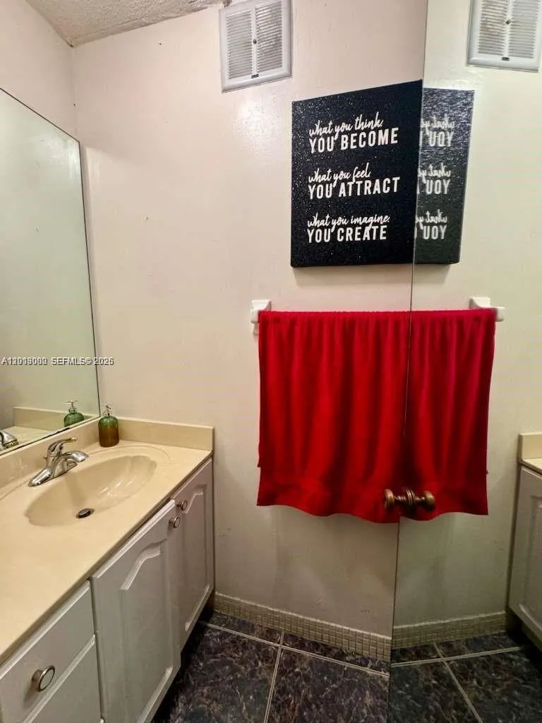 3730 Inverrary Dr 3b, Lauderhill, Florida 33319, Lauderhill, Florida 33319, 1 Bedroom Bedrooms, ,1 BathroomBathrooms,Residential,For Sale,3730 Inverrary Dr 3b, Lauderhill, Florida 33319,A12013000