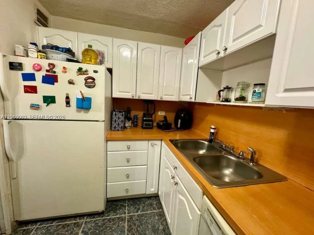 3730 Inverrary Dr 3b, Lauderhill, Florida 33319, Lauderhill, Florida 33319, 1 Bedroom Bedrooms, ,1 BathroomBathrooms,Residential,For Sale,3730 Inverrary Dr 3b, Lauderhill, Florida 33319,A12013000