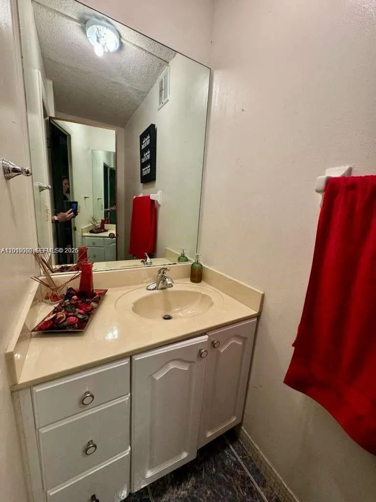 3730 Inverrary Dr 3b, Lauderhill, Florida 33319, Lauderhill, Florida 33319, 1 Bedroom Bedrooms, ,1 BathroomBathrooms,Residential,For Sale,3730 Inverrary Dr 3b, Lauderhill, Florida 33319,A12013000