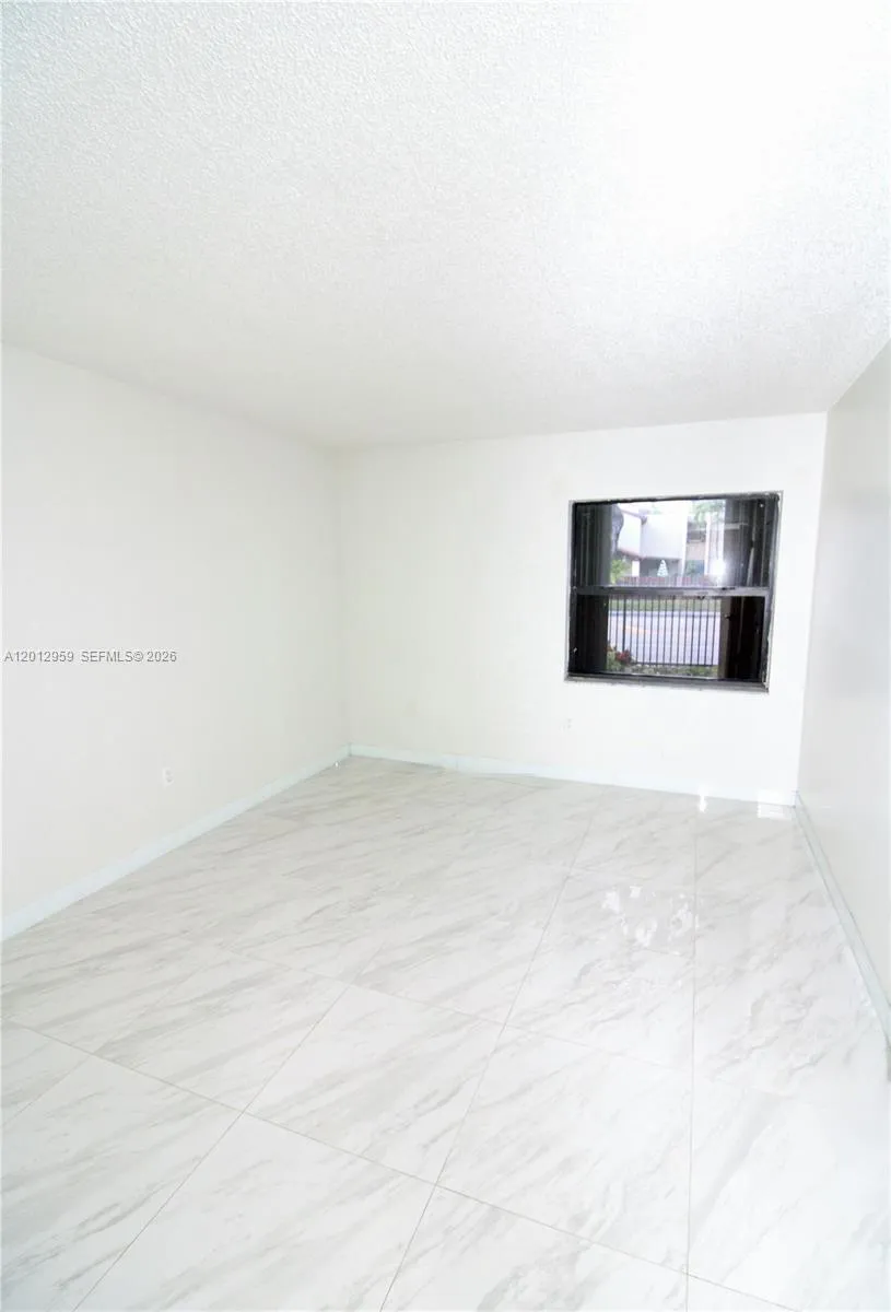 240 W Park Dr 108-4, Miami, Florida 33172, Miami, Florida 33172, 2 Bedrooms Bedrooms, ,2 BathroomsBathrooms,Residential,For Sale,240 W Park Dr 108-4, Miami, Florida 33172,A12012959